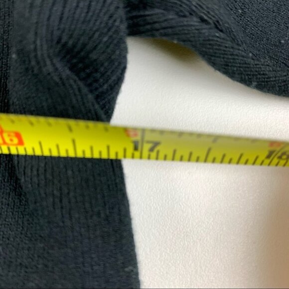 Talbots  Petite Black Short Sleeve Knit Top Scalloped Neck size Large Petite - Picture 5 of 9